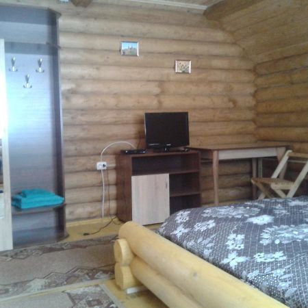 Boykivskiy Dvir Hotel Jaszenicja-Zamkova Kültér fotó